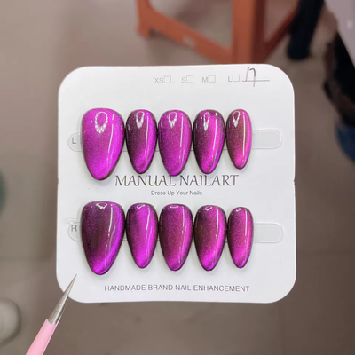 Cate Eye Nails