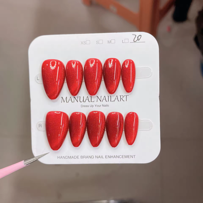 Cate Eye Nails