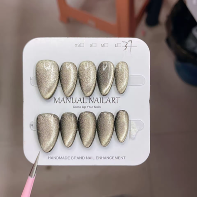 Cate Eye Nails