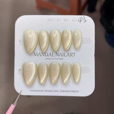 Cate Eye Nails